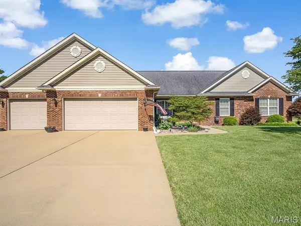 4020 Autumn Oak Drive, Smithton, IL 62285