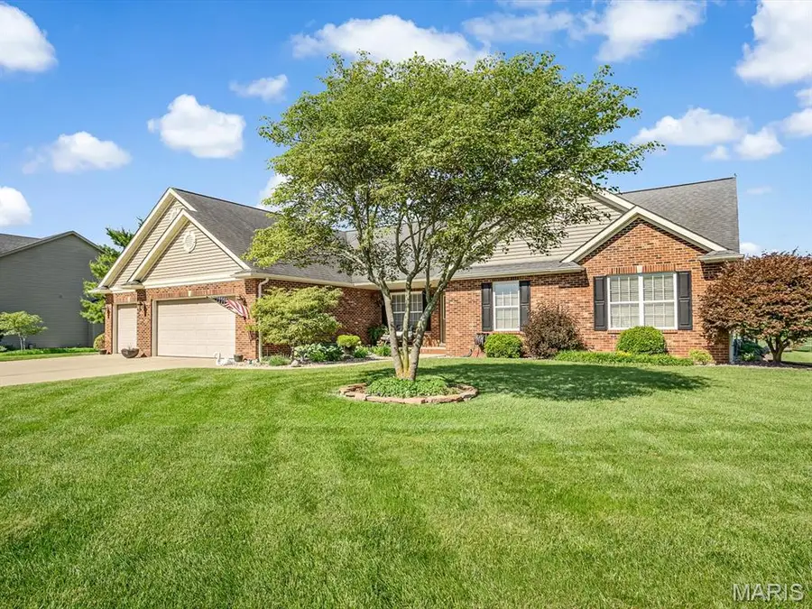 4020 Autumn Oak Drive, Smithton, IL 62285 - #3