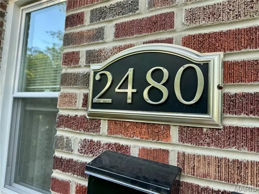 2480 Hartland Avenue, Saint Louis, MO 63114 - #3