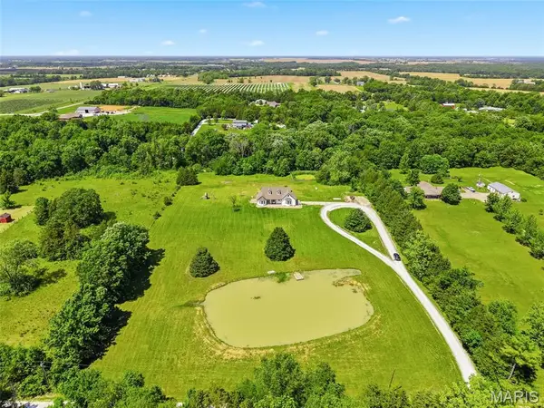 21855 N Prairie Road, Warrenton, MO 63383