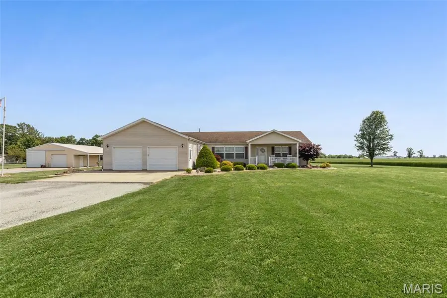 19452 State Route 15, Nashville, IL 62263 - #2