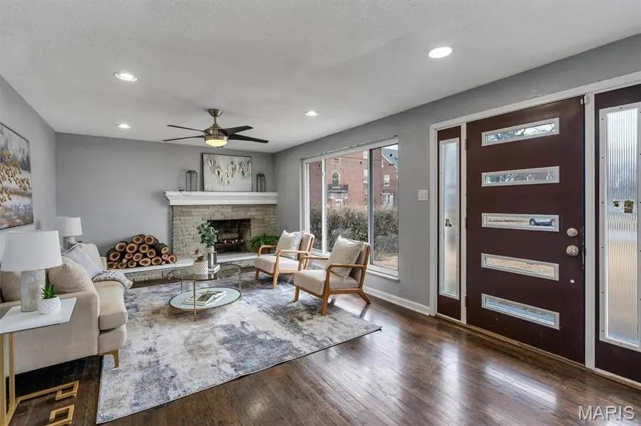 6064 W Cabanne Place, Saint Louis, MO 63112 - #3