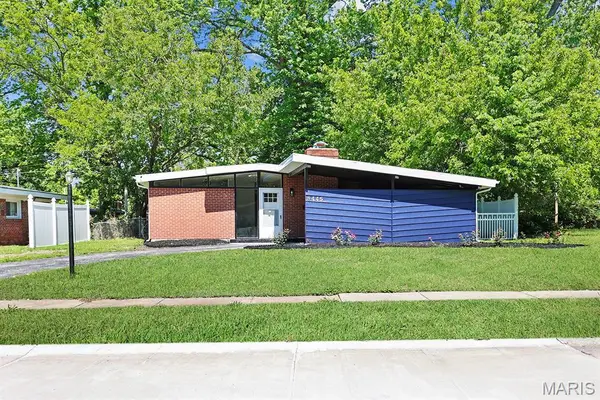 8445 Bayberry Drive, Berkeley, MO 63134