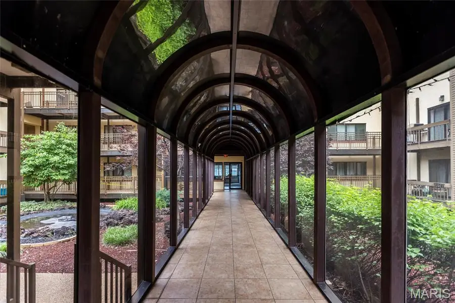250 S Brentwood Boulevard #1J, Clayton, MO 63105 - #3