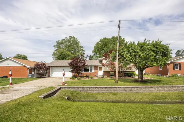 1154 Saint Thomas Road, Granite City, IL 62040