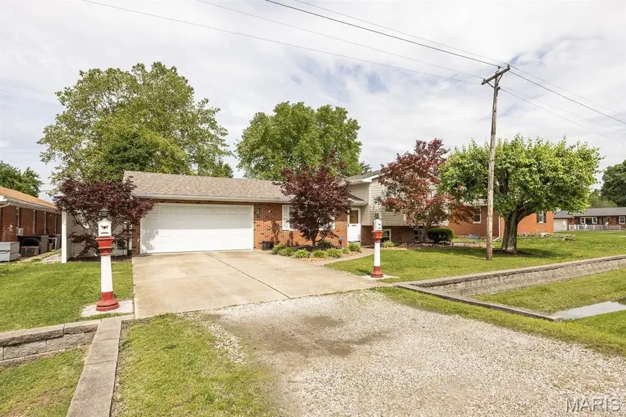 1154 Saint Thomas Road, Granite City, IL 62040 - #2