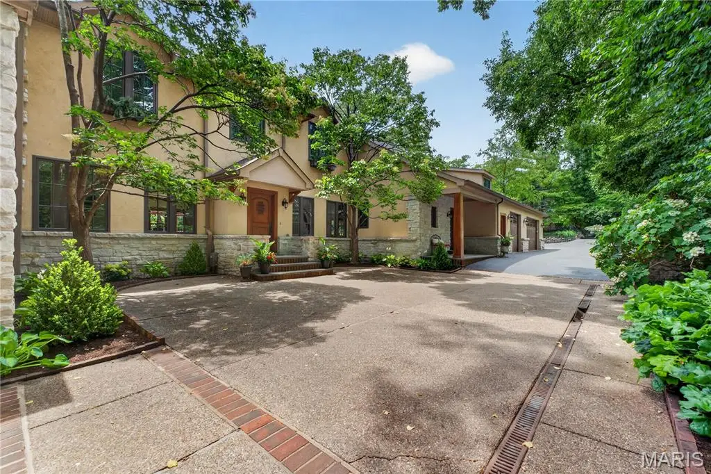 1189 Hampton Park Drive, Richmond Heights, MO 63117 - #1
