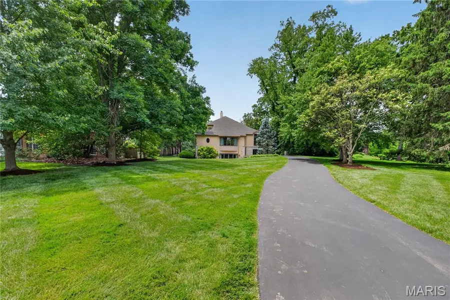 1189 Hampton Park Drive, Richmond Heights, MO 63117 - #2