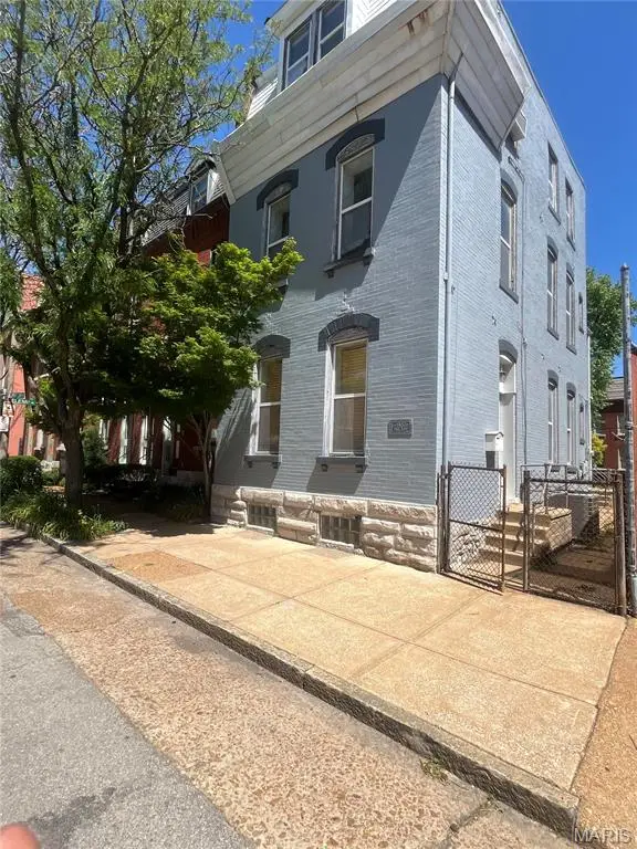 1907 Lynch Street, St Louis, MO 63118
