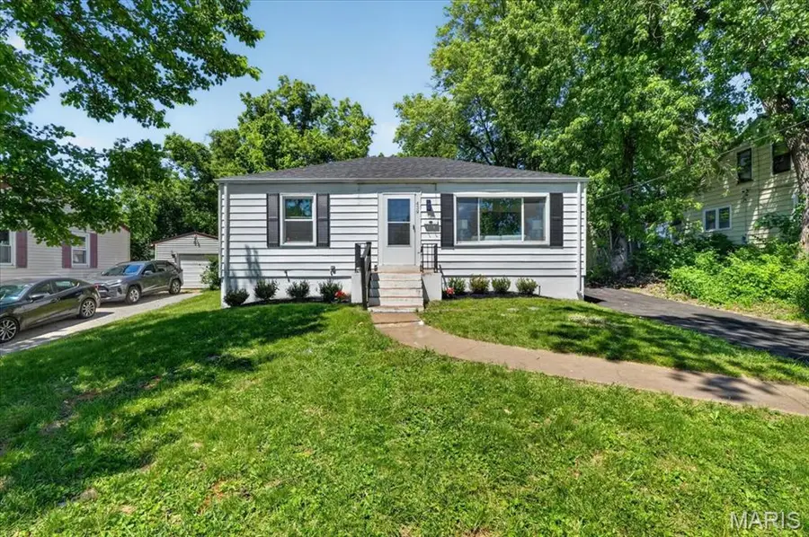 439 E Elliott Avenue, Kirkwood, MO 63122 - #2