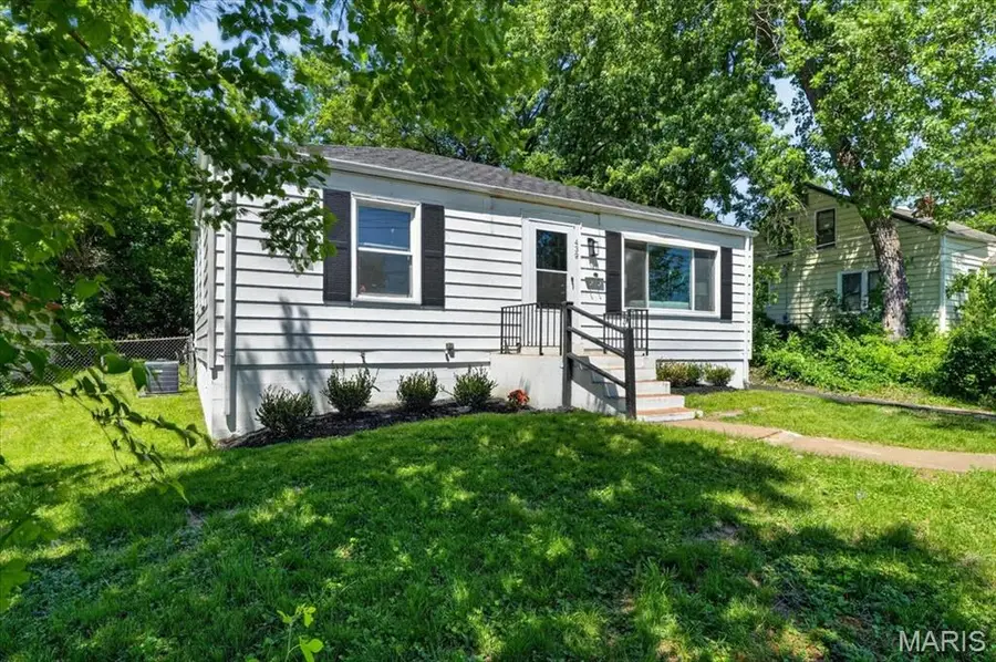 439 E Elliott Avenue, Kirkwood, MO 63122 - #3
