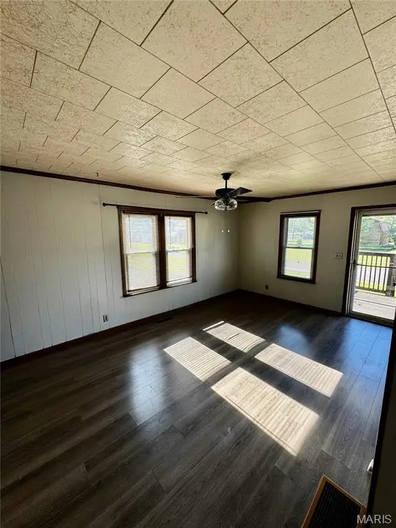 533 W Harris Avenue, Greenville, IL 62246 - #3