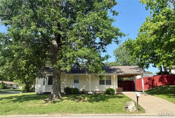 1415 Cinnamon Hills Drive, St Peters, MO 63303