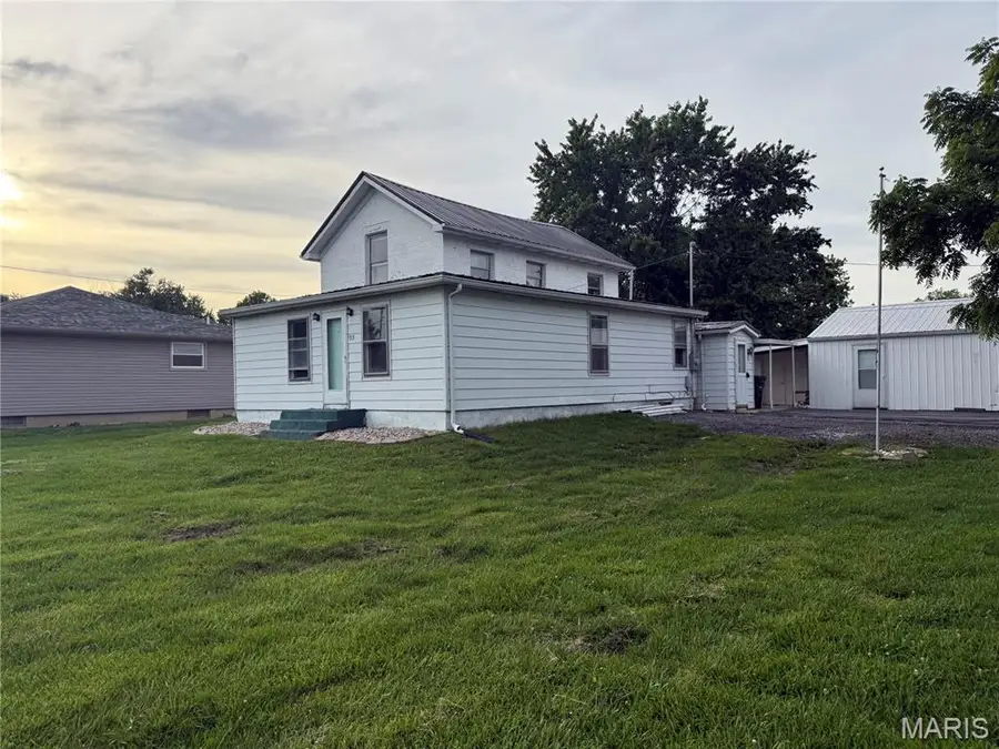 713 E Warren Street, Bunker Hill, IL 62014 - #2