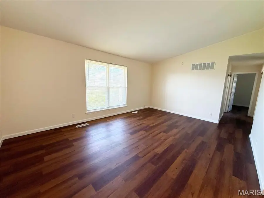 10427 Briarbend Drive #9, Saint Louis, MO 63146 - #2