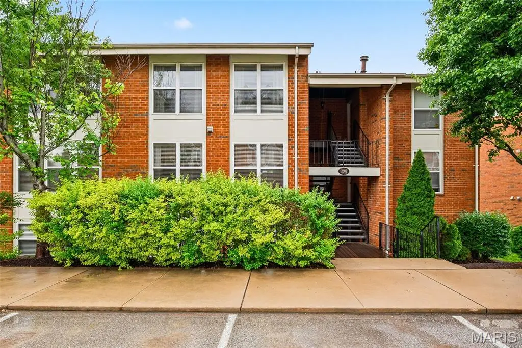 2008 Greenglen Drive #203, Kirkwood, MO 63122 - #1