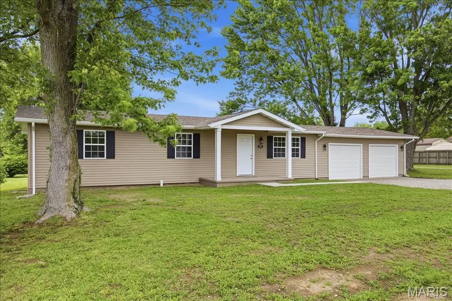 913 Apple Street, Keyesport, IL 62253 - #3