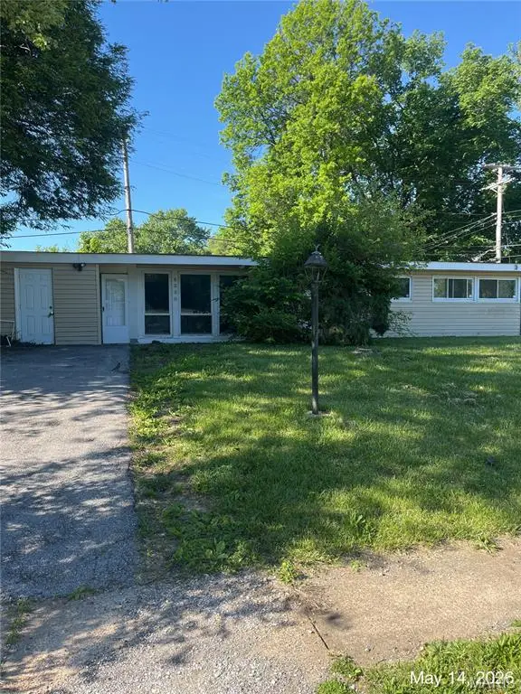 8330 Red Fir Dr, Saint Louis, MO 63134 - #1