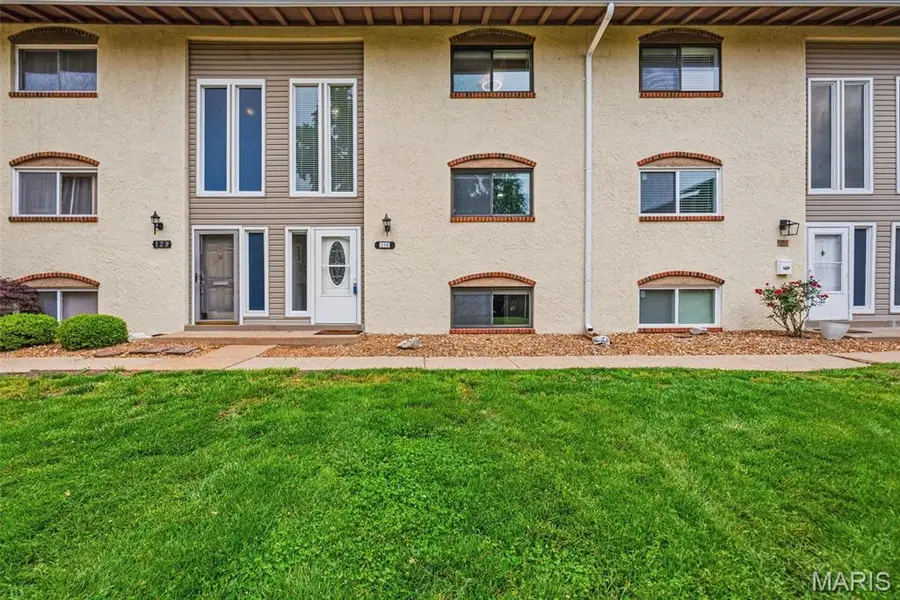 130 Carmel Woods Drive, Ellisville, MO 63021 - #2