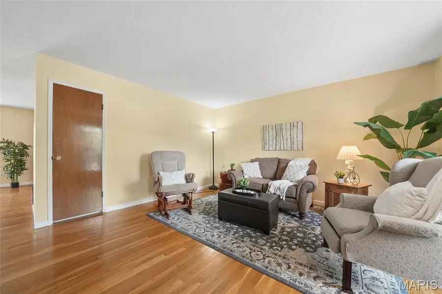 7400 Town And Country Place, Hazelwood, MO 63042 - #3
