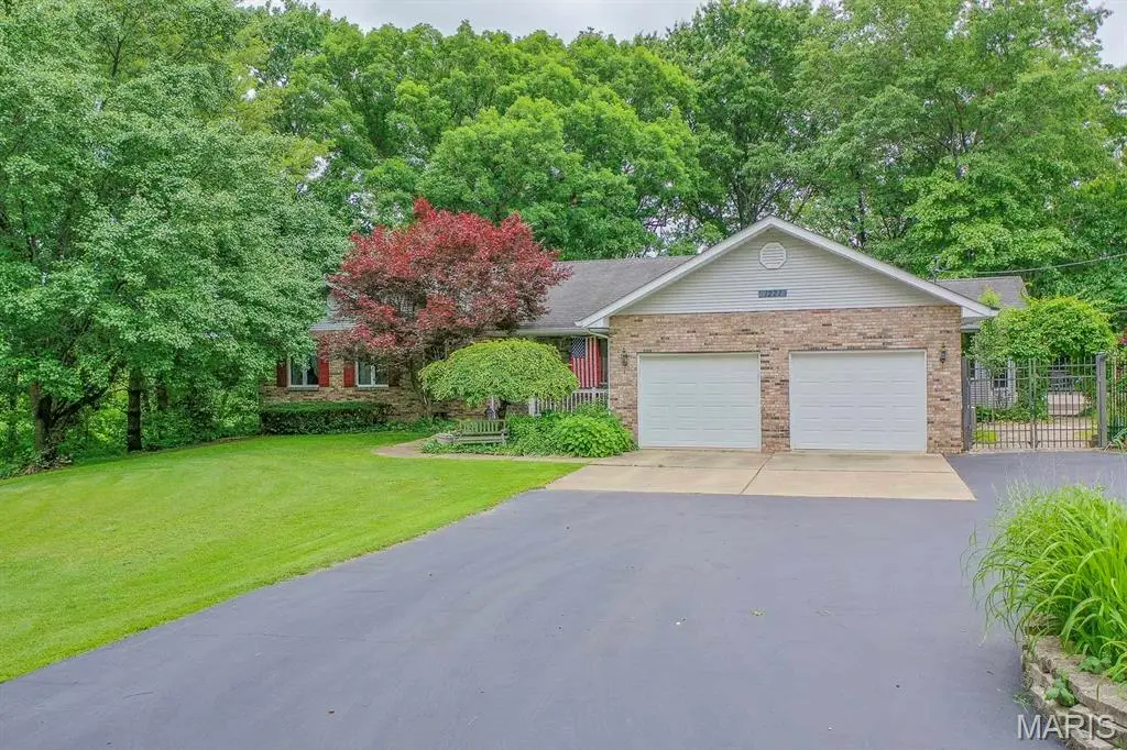 1221 Bridge Park Drive, Alton, IL 62002 - #1