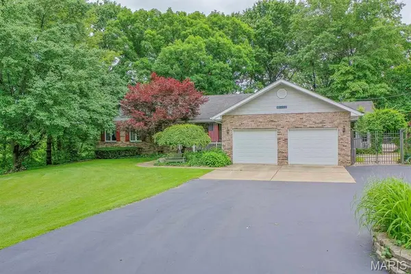 1221 Bridge Park Drive, Alton, IL 62002