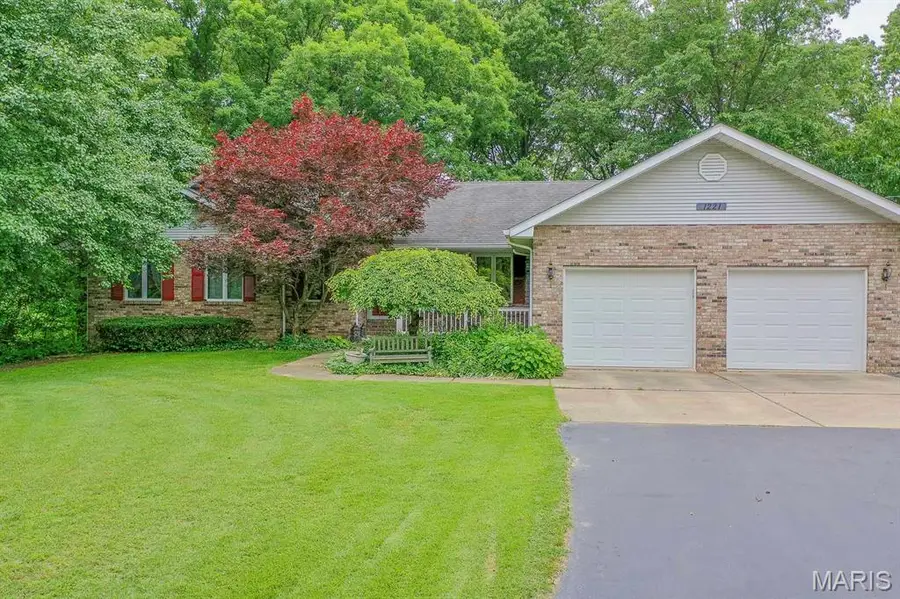 1221 Bridge Park Drive, Alton, IL 62002 - #2