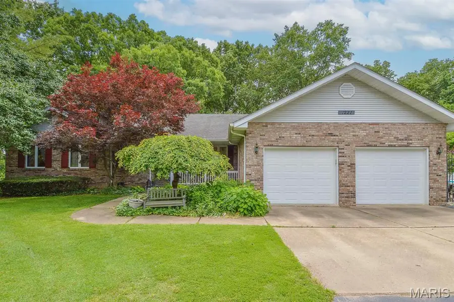 1221 Bridge Park Drive, Alton, IL 62002 - #3