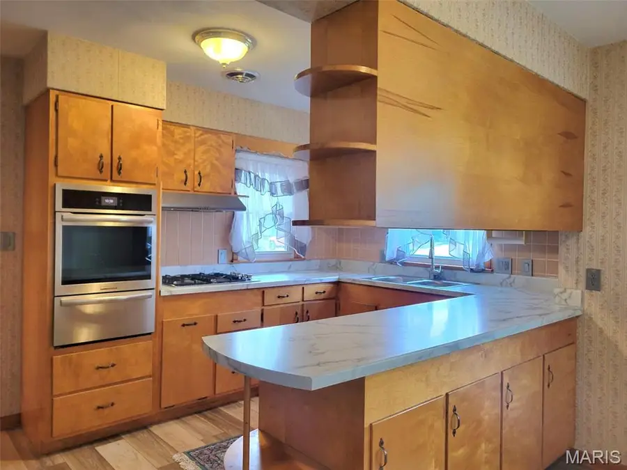 193 E Walnut Street, Nashville, IL 62263 - #3