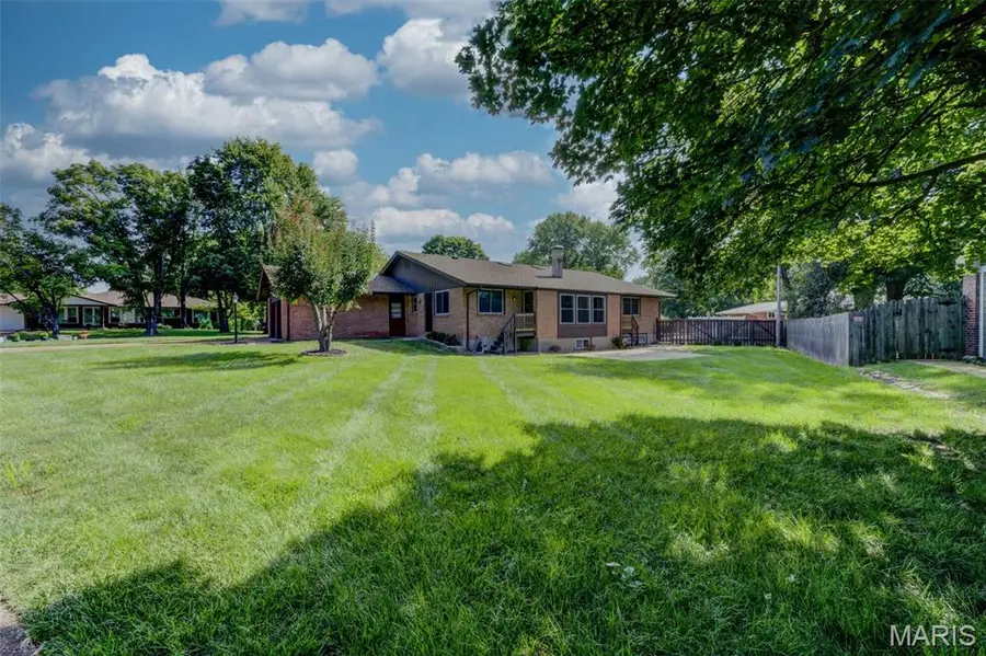 13248 Hobnail Drive, Saint Louis, MO 63146 - #2