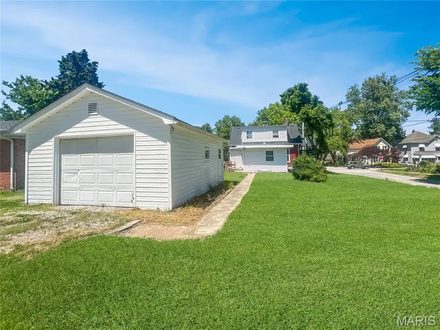 528 E Main Street, Collinsville, IL 62234 - #2