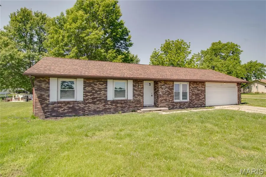507 Walnut Street, Hillsboro, IL 62049 - #3