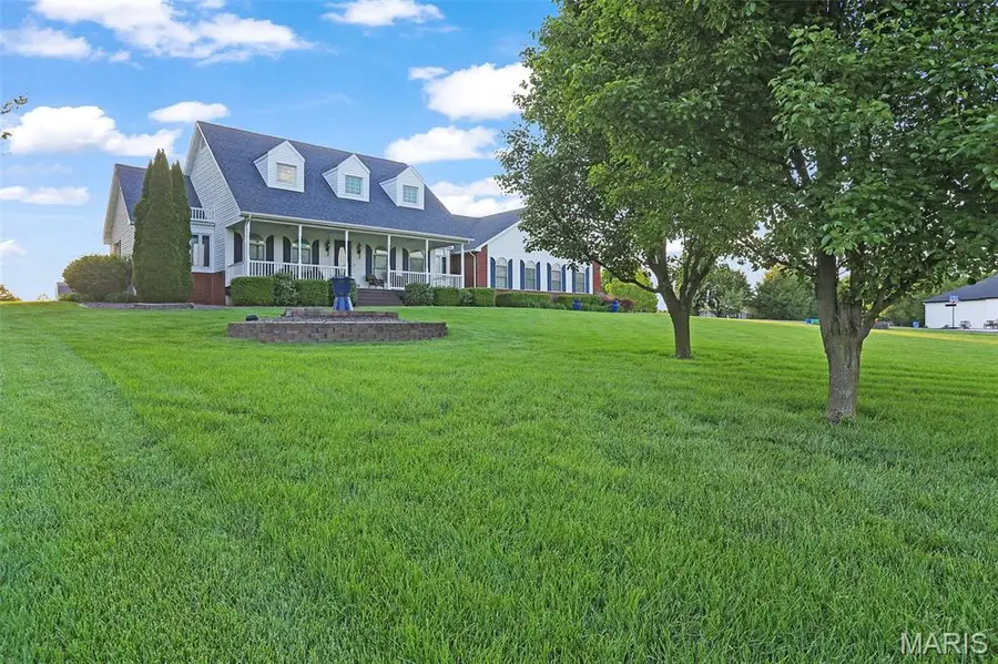 10 Shannon Court, Highland, IL 62249 - #2