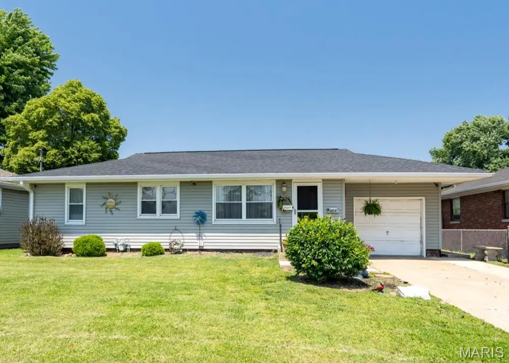 804 Ewing Street, East Alton, IL 62024 - #1