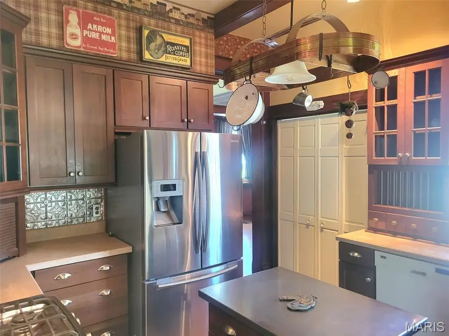 283 W Walnut Street, Nashville, IL 62263 - #3