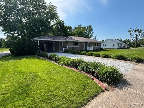 215 S Oak Street, Monroe City, MO 63456