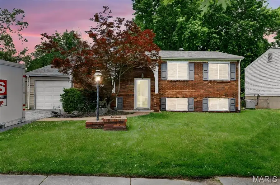 11819 Foxwood Drive, Maryland Heights, MO 63043 - #3