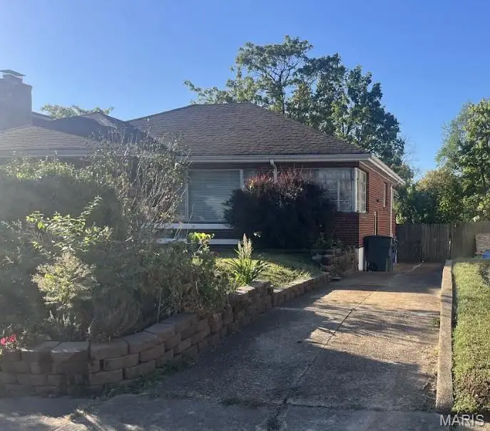 6830 Glades Avenue, Saint Louis, MO 63139 - #2