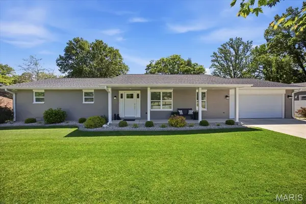 82 W Lake Drive, Troy, IL 62294