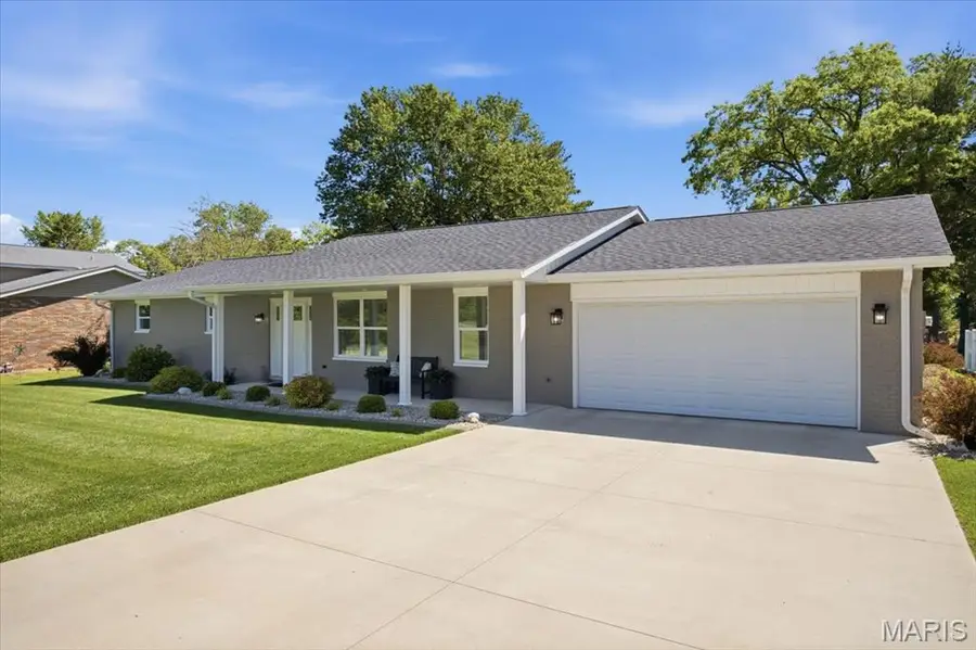 82 W Lake Drive, Troy, IL 62294 - #3