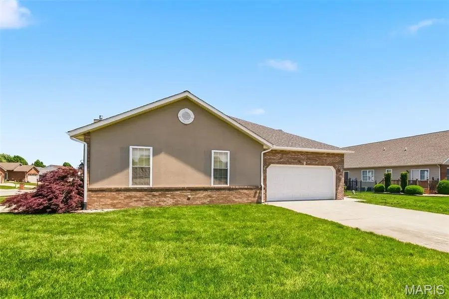 85 Chase Way, Highland, IL 62249 - #2