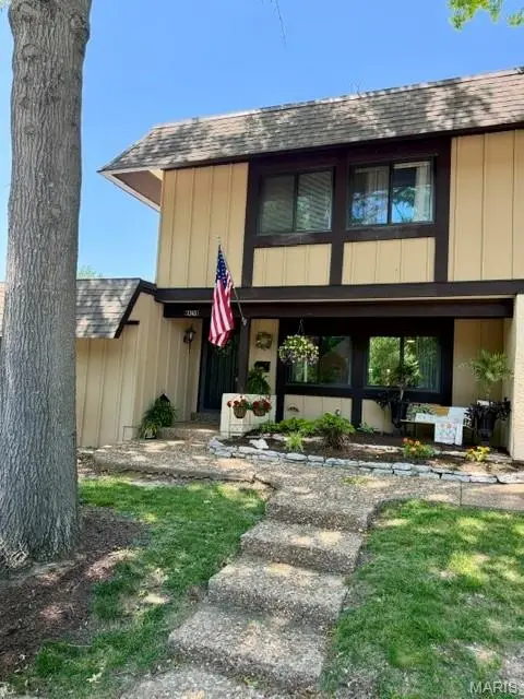 1343 Hampton Road #B, St Charles, MO 63303
