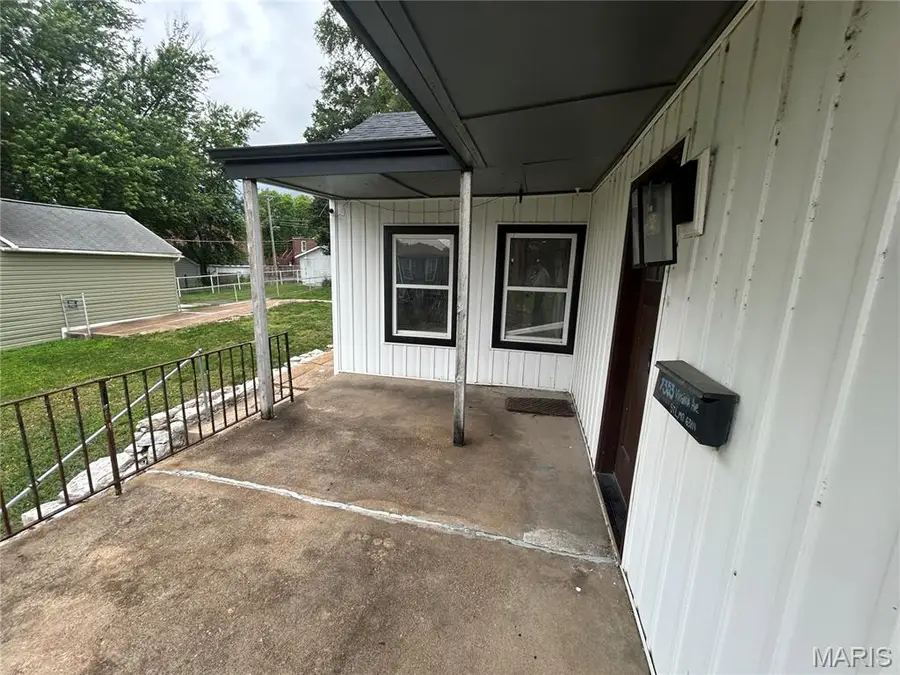 7353 Virginia Avenue, Saint Louis, MO 63111 - #2