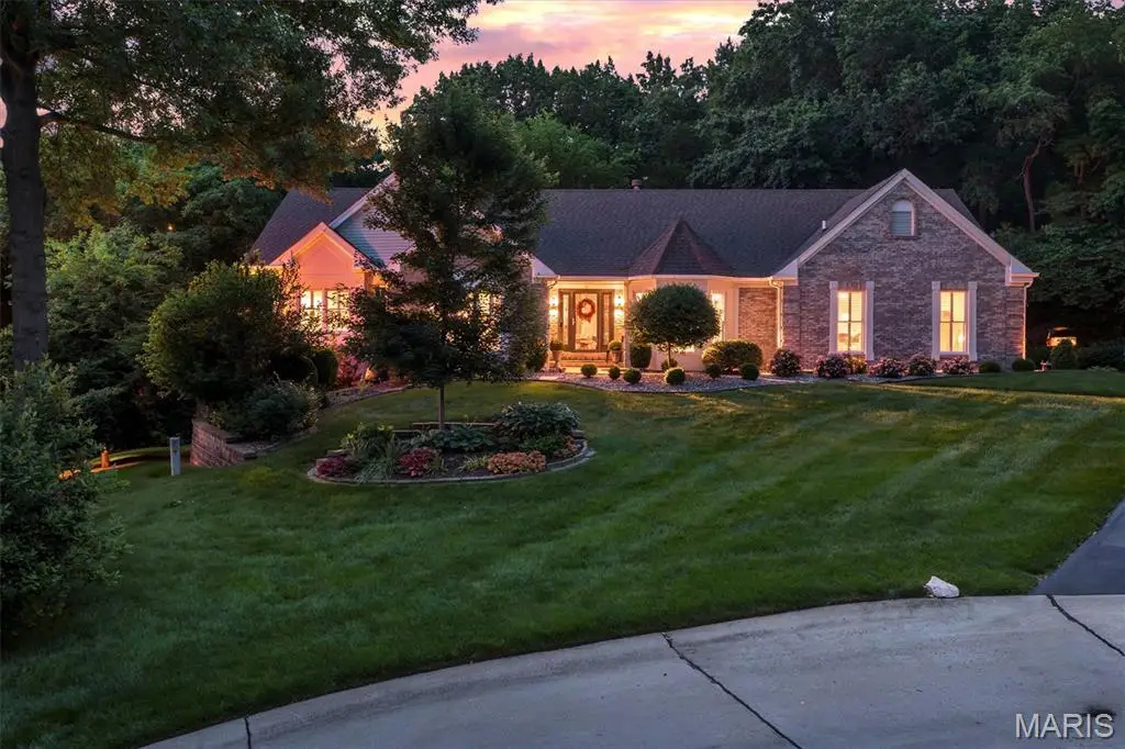 11 Forest Knoll Circle, Lake Saint Louis, MO 63367 - #1