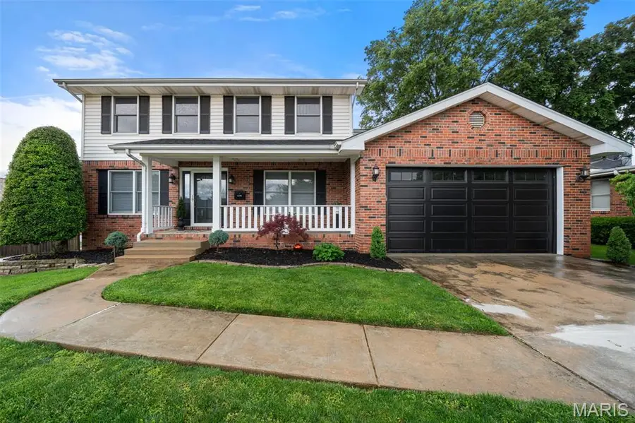 4410 Fatima Drive, Saint Louis, MO 63123 - #2