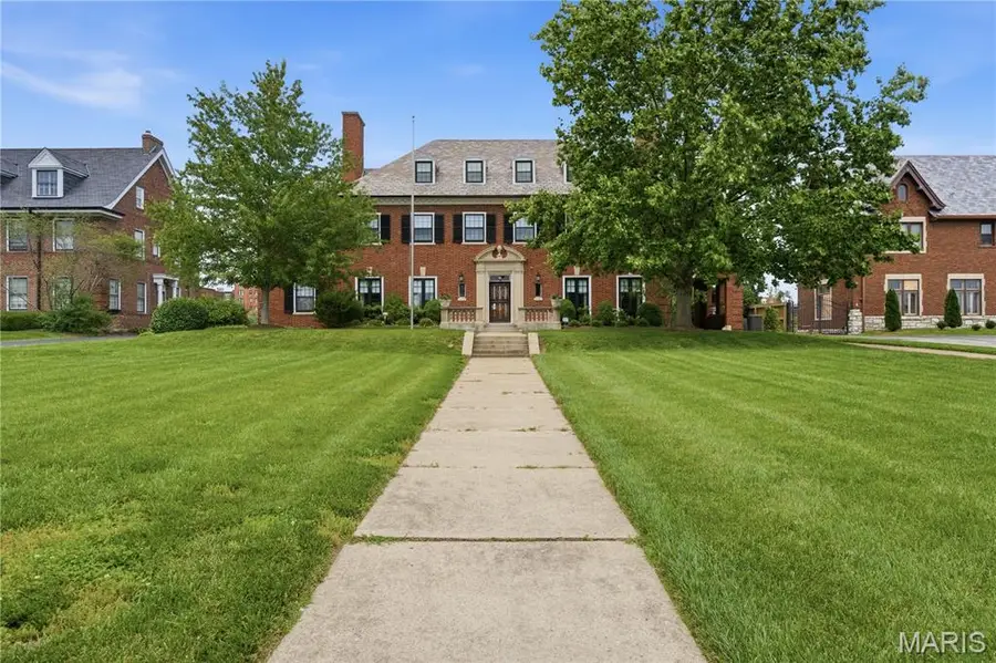 5591 Lindell Boulevard, Saint Louis, MO 63112 - #2