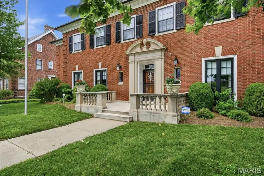 5591 Lindell Boulevard, Saint Louis, MO 63112 - #3