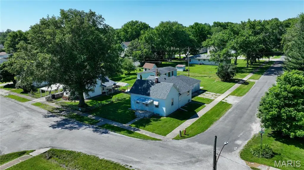 311 E 1st North Street, Mount Olive, IL 62069 - #1