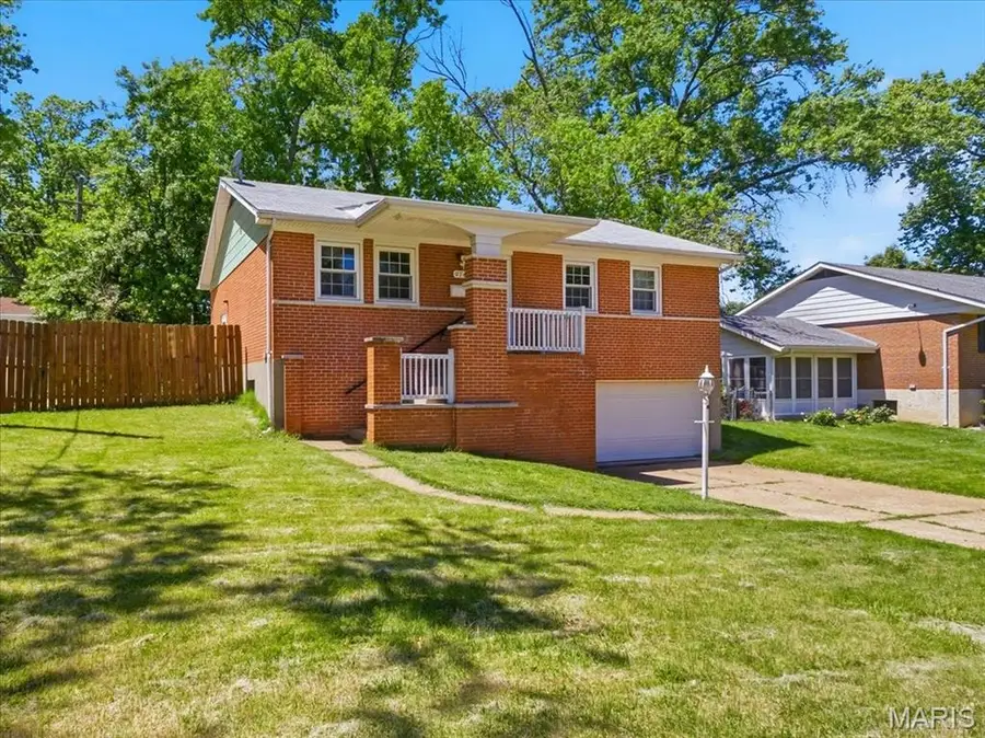 9745 Radio Drive, Saint Louis, MO 63123 - #3