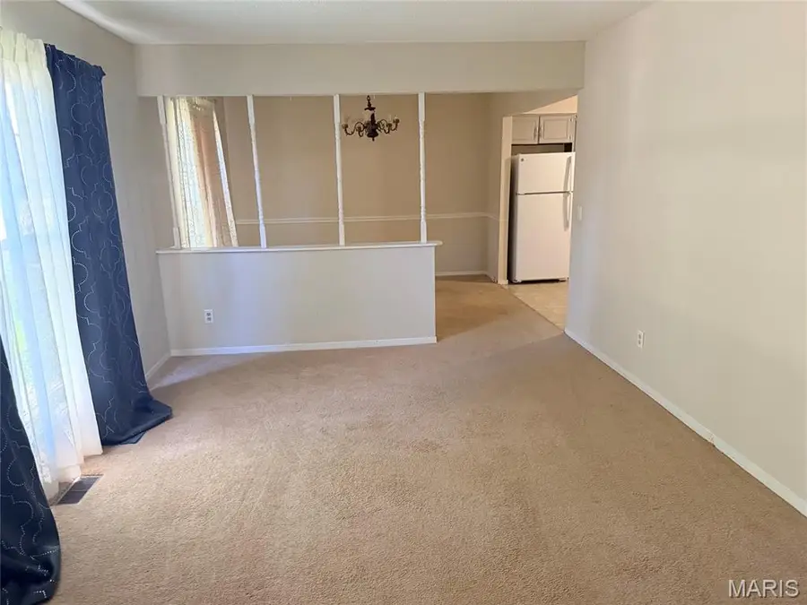 111 Park Charles Boulevard N, Saint Peters, MO 63376 - #2